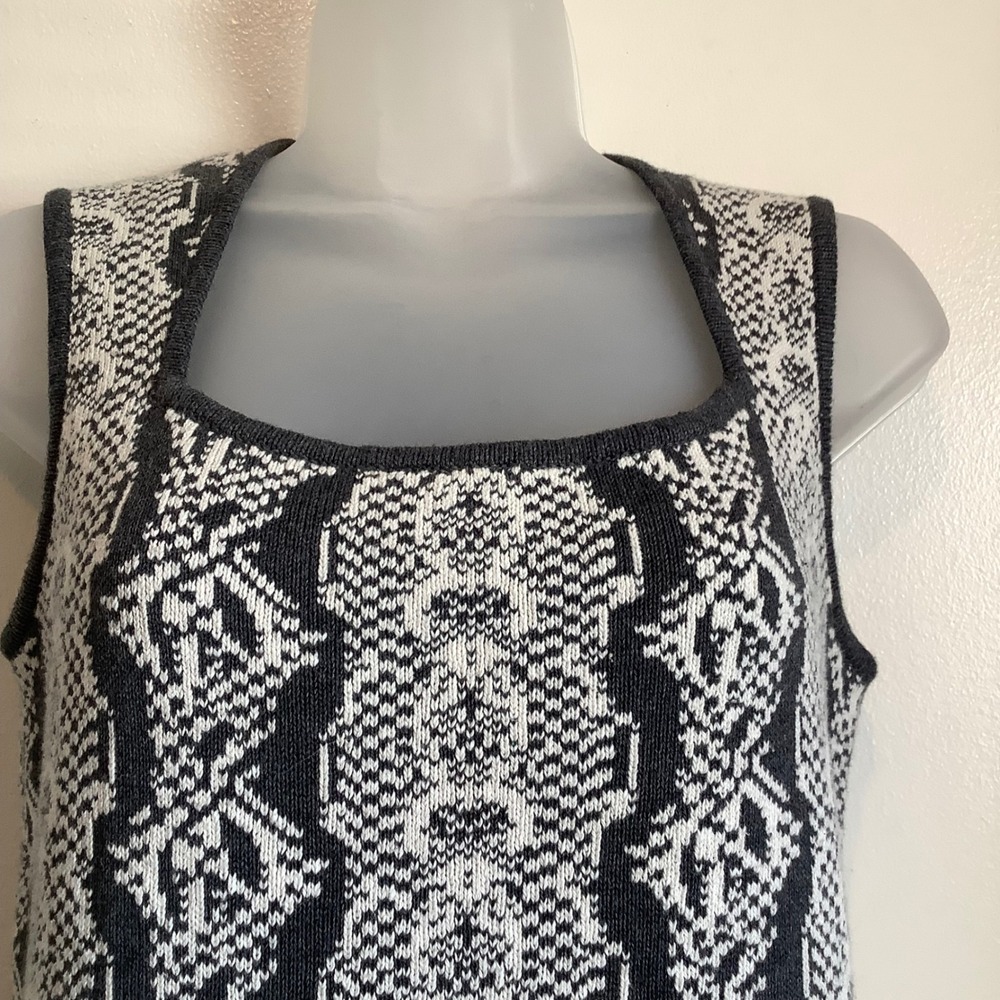 Cabi Black White Geometric Knit Peplum Tank Top Square Neck Style 887 Medium